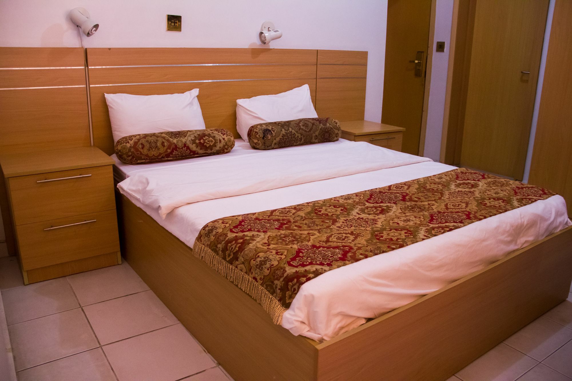 La Patriache Lodge Aliayabiagba Ngoại thất bức ảnh